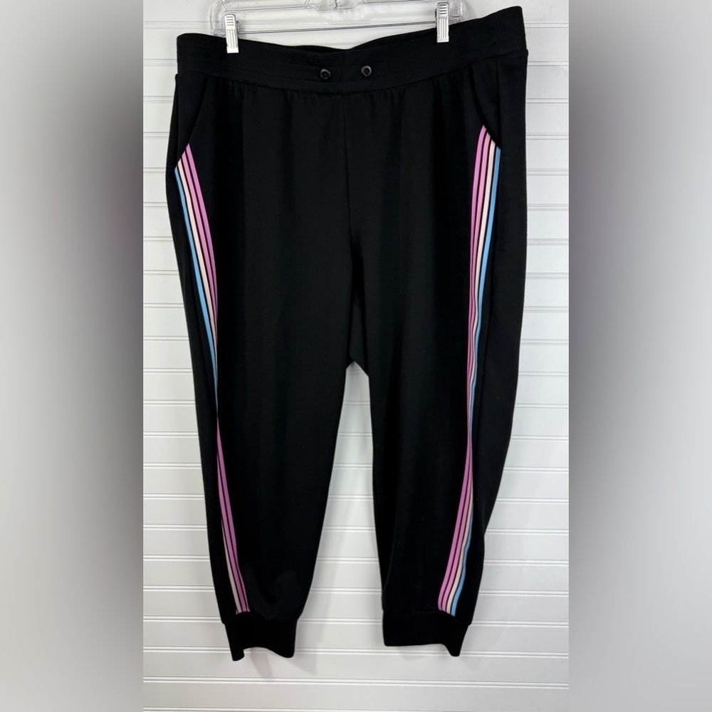 Torrid women’s black and tri colored striped sweatpant joggers. Size 3 (22-24)